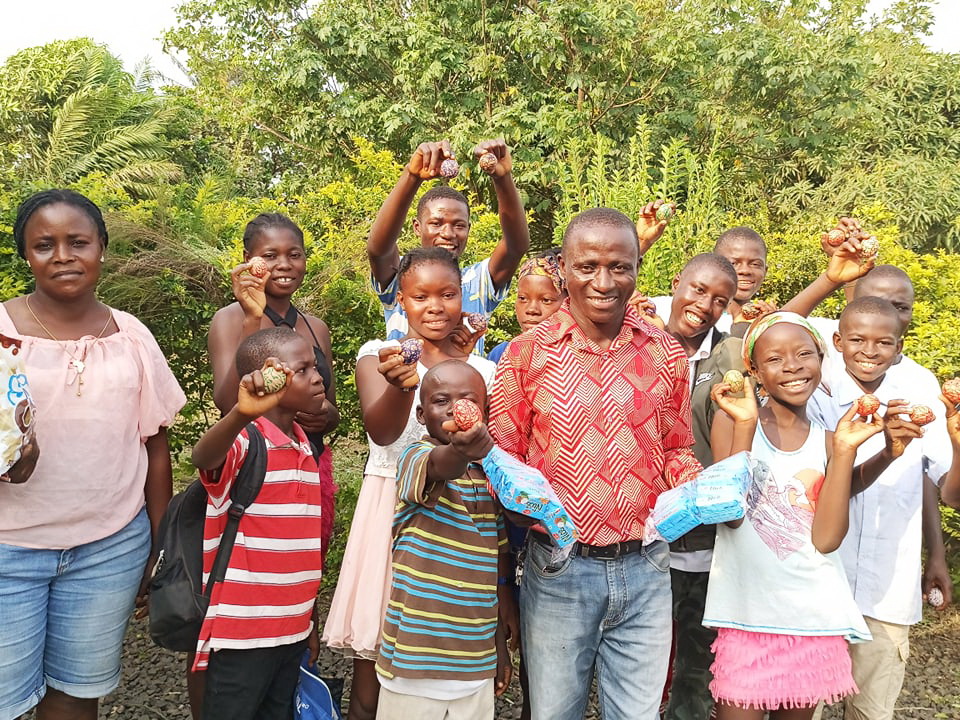 Parents John & Korpu enjoy seeing the children have such a good time!