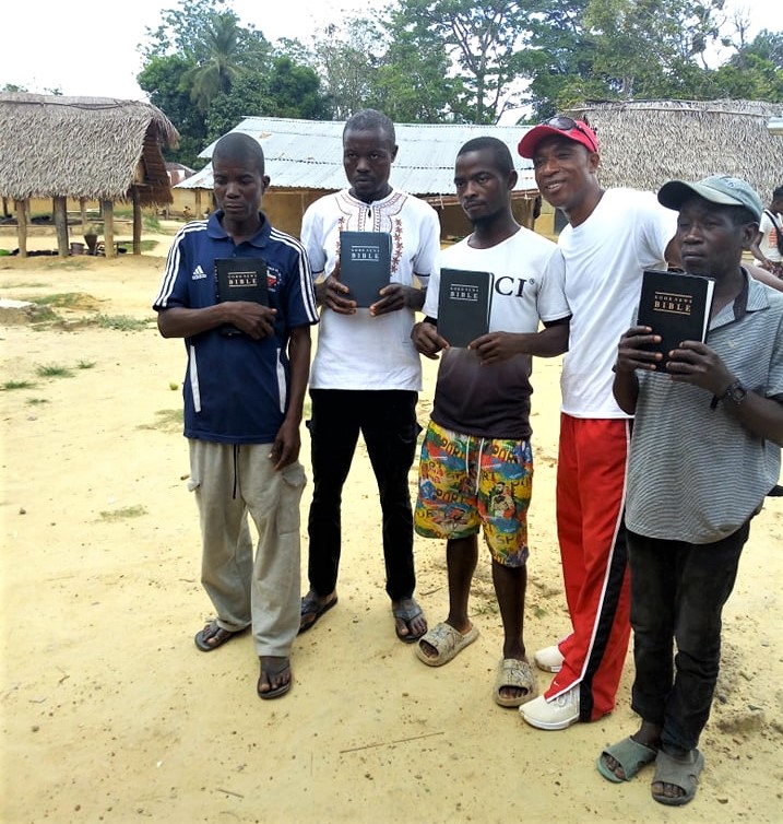 More pastors and leaders are receiving Bibles in the Lower Bomi Village.