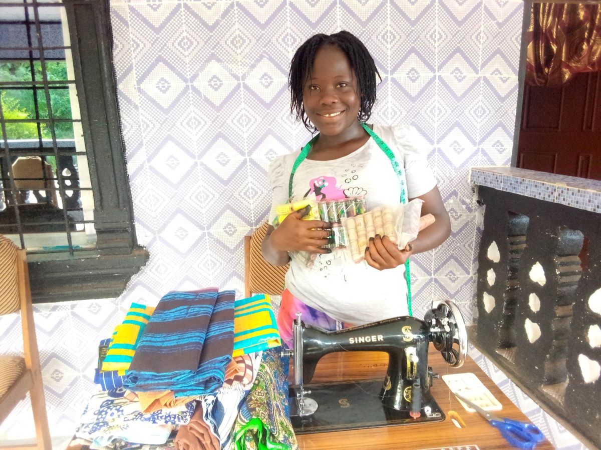 Jacqueline is so grateful for her new sewing machine!  A Singer Machine of her choice!